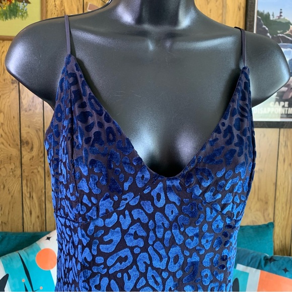 Abbeline Royal Blue Leopard Chemise Style Dress - Picture 3 of 14